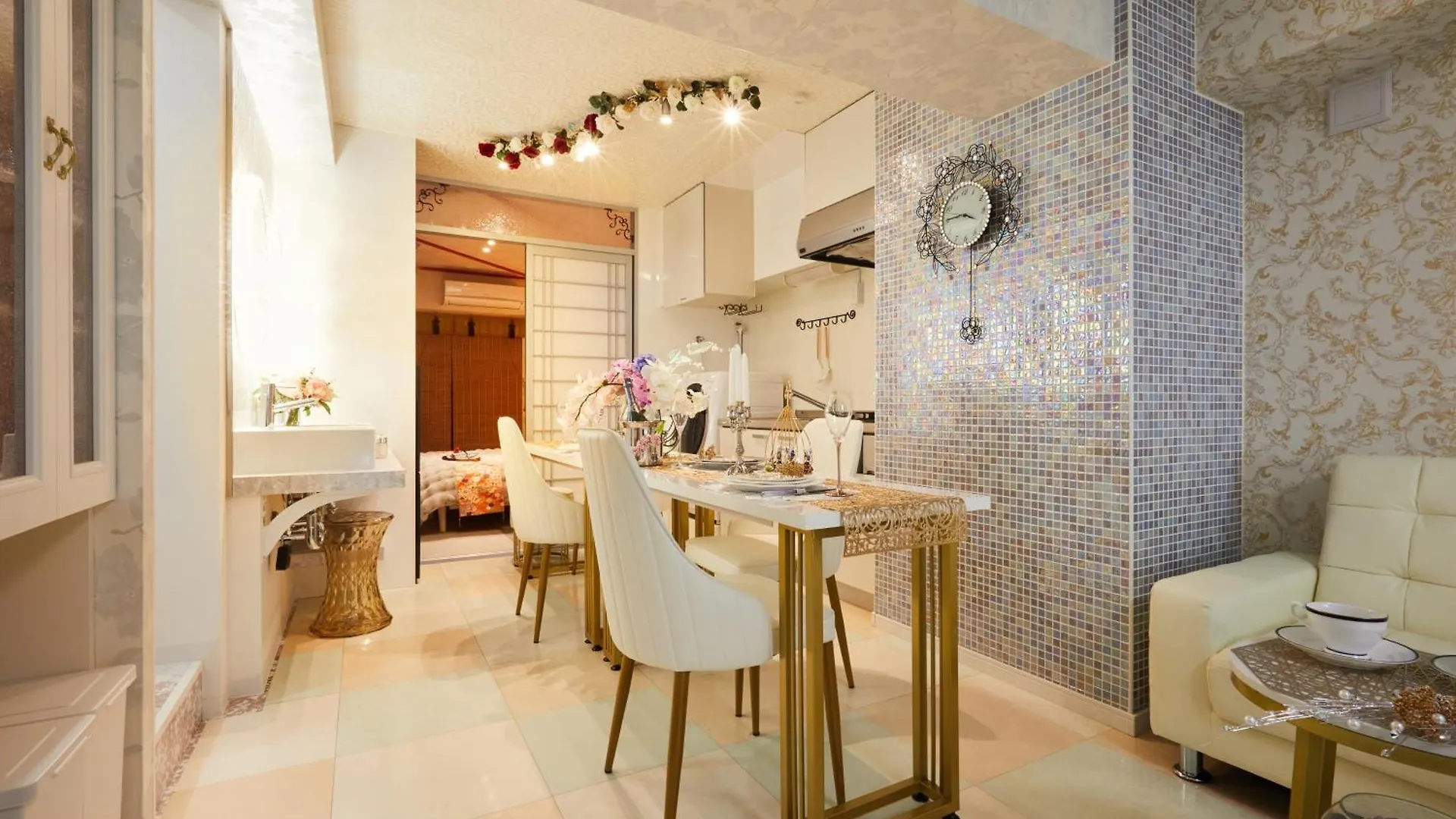 Apartment Papillon Paradis Higashi-Shinjuku Tokyo